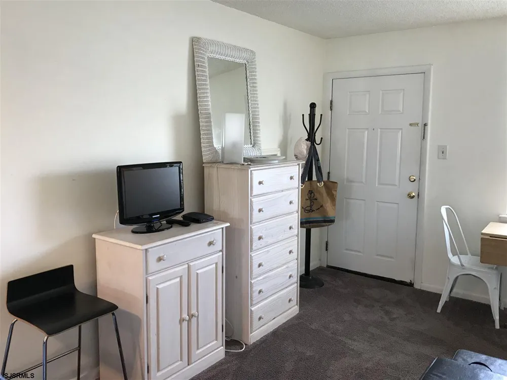 111 S Dudley Ventnor, NJ 08406