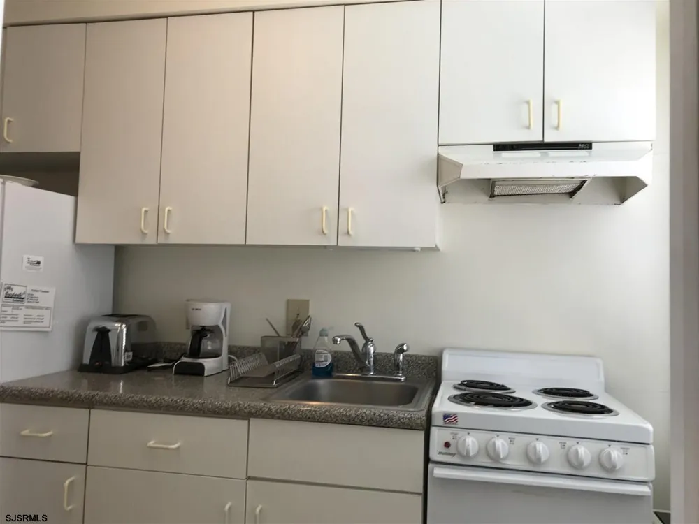 111 S Dudley Ventnor, NJ 08406