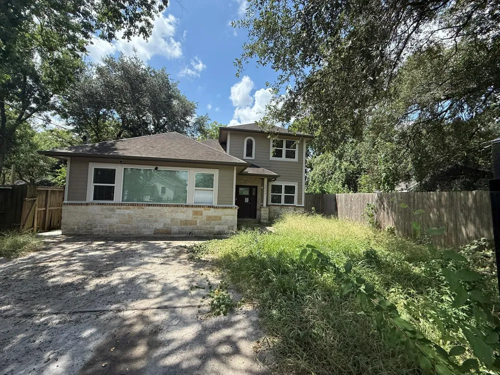 1004 Bonnie Street South Houston, TX 77587
