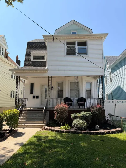 22 EAST 39TH ST