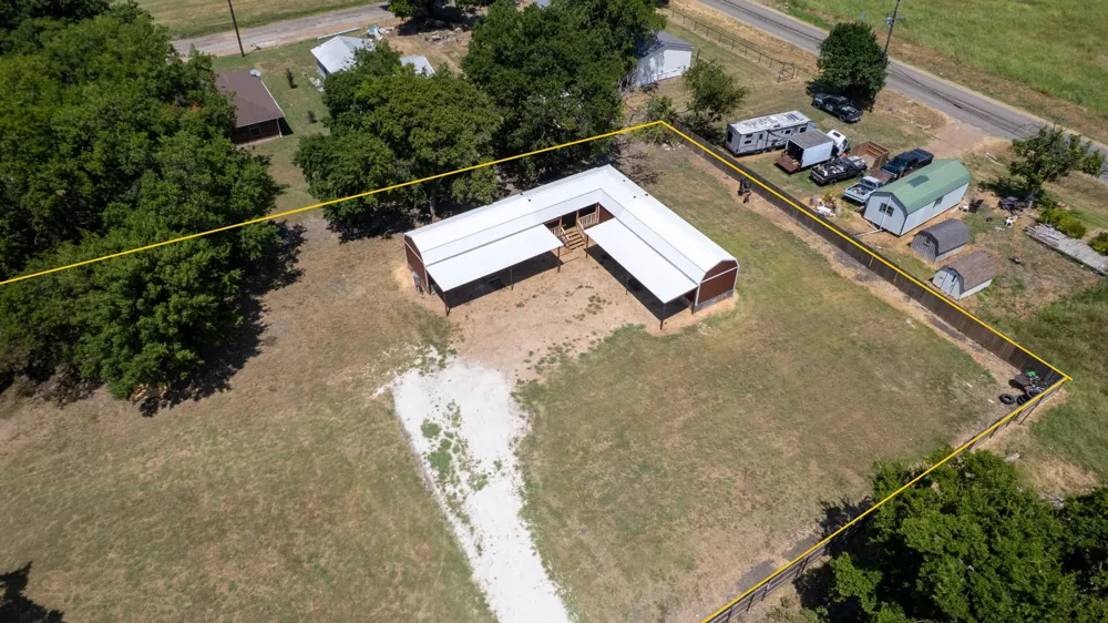 933 Scott Honey Grove, TX 75446