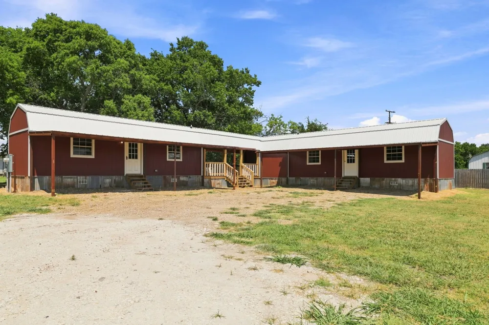 933 Scott Honey Grove, TX 75446