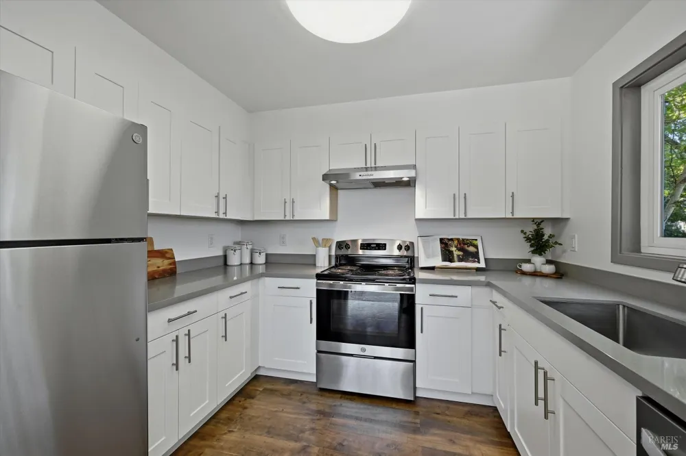 5 Sausalito Boulevard ##1 Sausalito, CA 94965