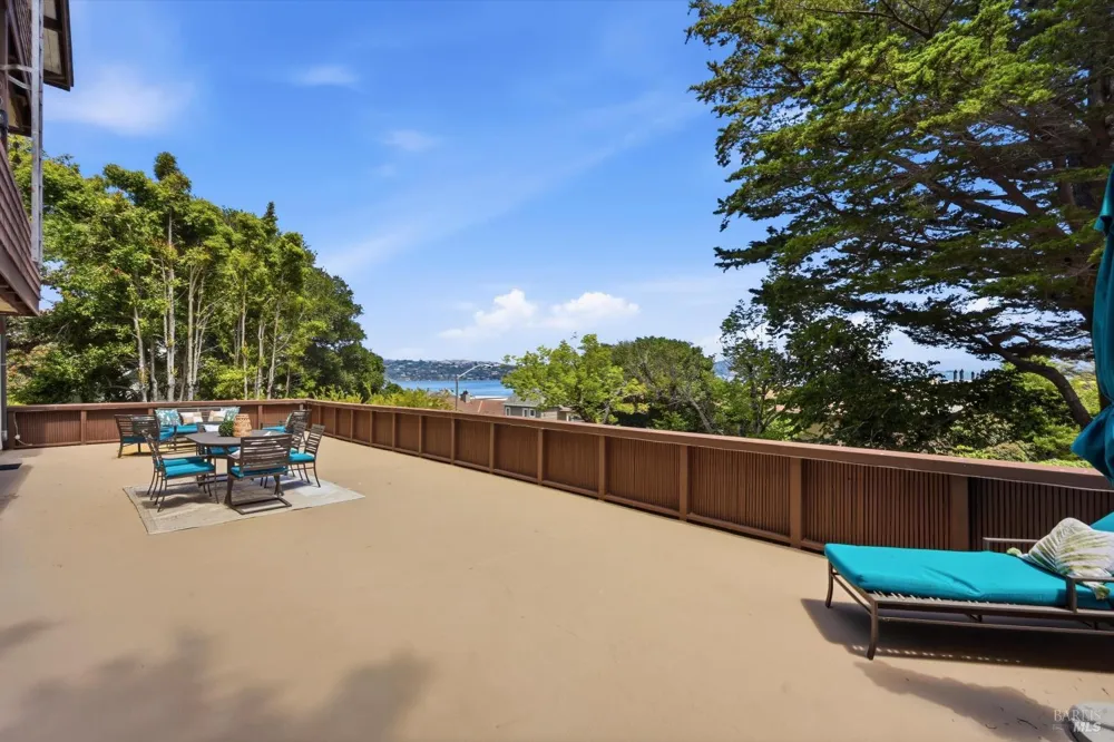 5 Sausalito Boulevard ##1 Sausalito, CA 94965