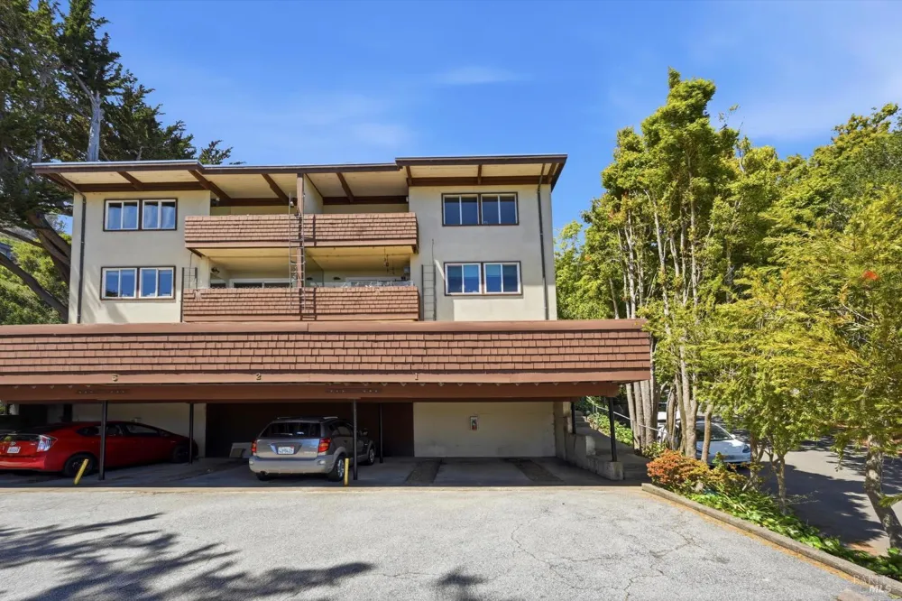 5 Sausalito Boulevard ##1 Sausalito, CA 94965