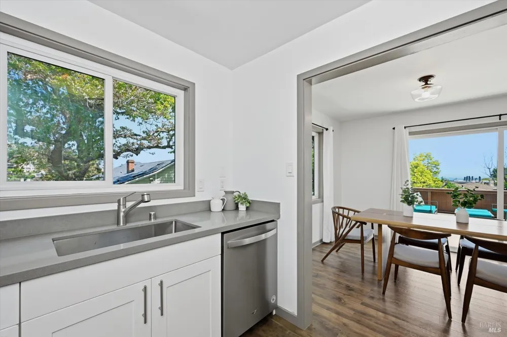 5 Sausalito Boulevard ##1 Sausalito, CA 94965