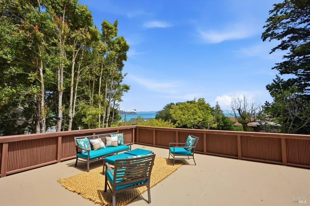 5 Sausalito Boulevard ##1 Sausalito, CA 94965
