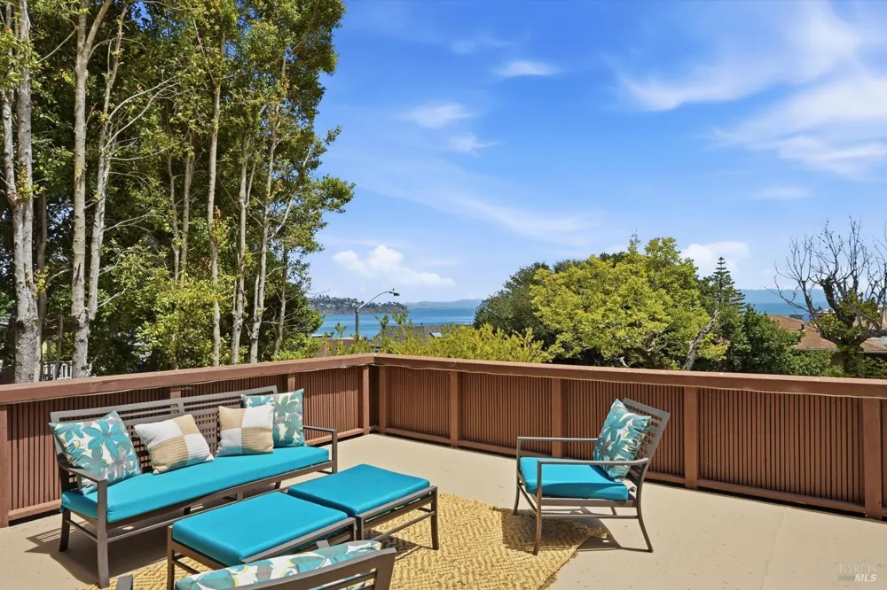 5 Sausalito Boulevard ##1 Sausalito, CA 94965