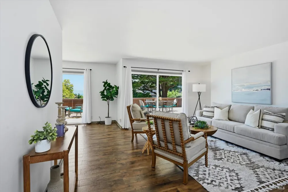 5 Sausalito Boulevard ##1 Sausalito, CA 94965