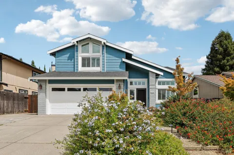419 Inverness Way