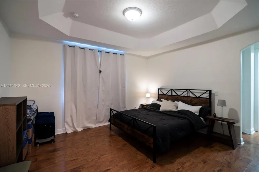 2823 Poinciana Cir Cooper City, FL 33026
