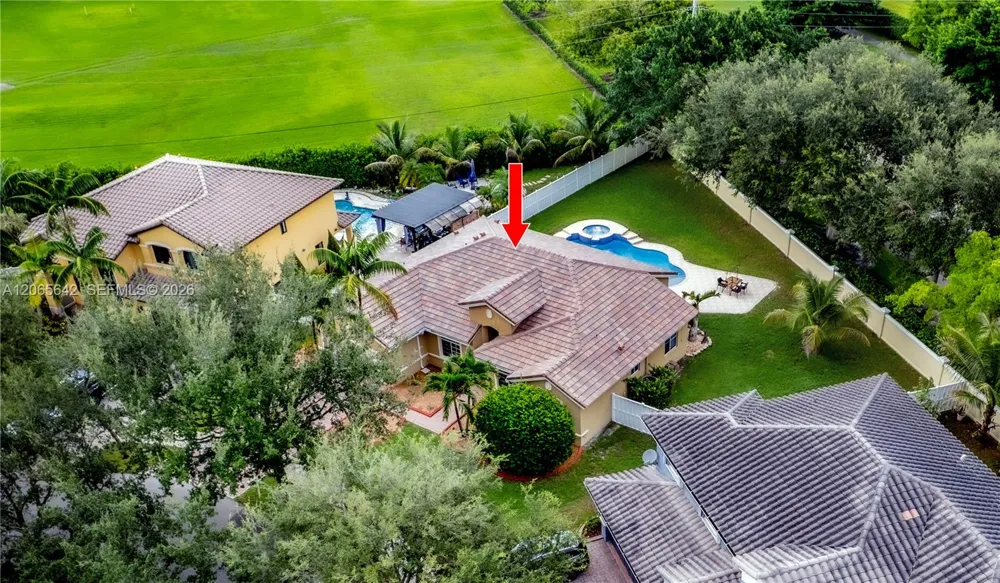2823 Poinciana Cir Cooper City, FL 33026