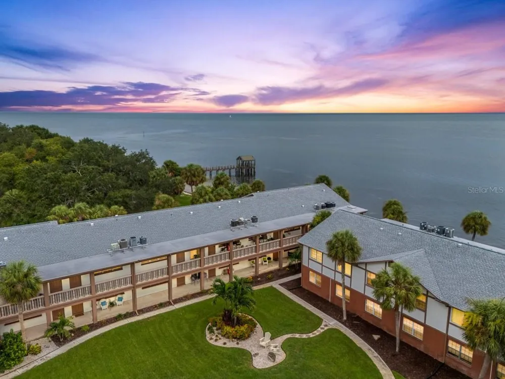 650 PINELLAS POINT DRIVE S #122 St Petersburg, FL 33705