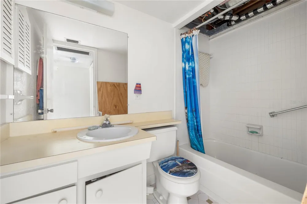 650 PINELLAS POINT DRIVE S #122 St Petersburg, FL 33705