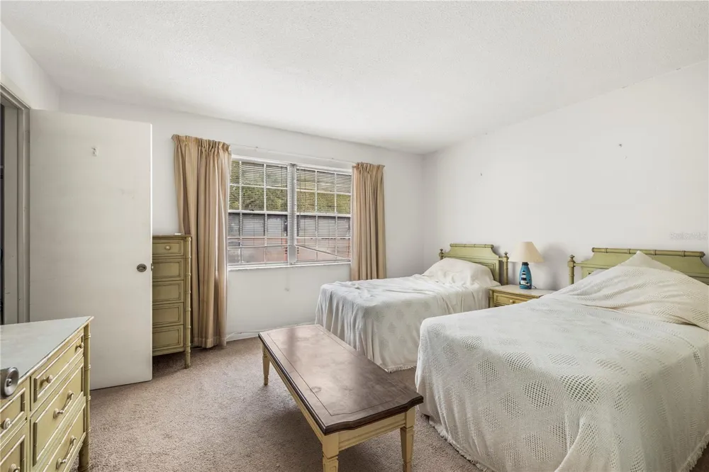650 PINELLAS POINT DRIVE S #122 St Petersburg, FL 33705