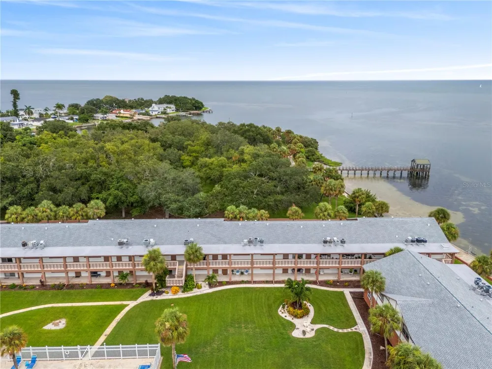 650 PINELLAS POINT DRIVE S #122 St Petersburg, FL 33705