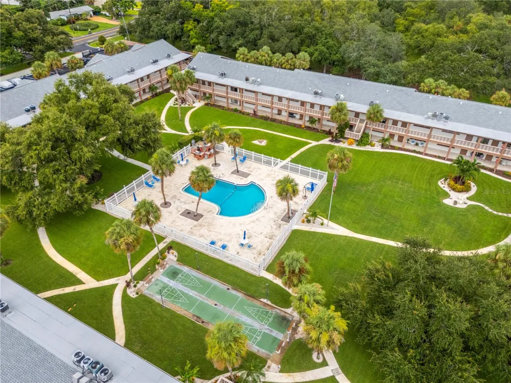 650 PINELLAS POINT DRIVE S #122 St Petersburg, FL 33705