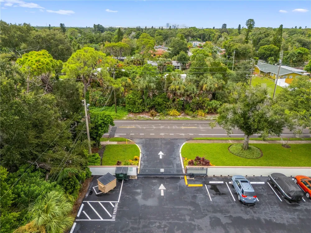 650 PINELLAS POINT DRIVE S #122 St Petersburg, FL 33705