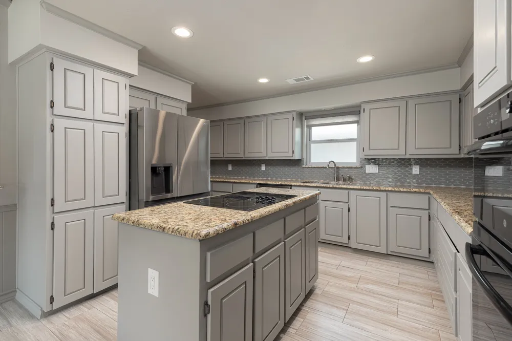 15607 GOLDEN CREEK Dallas, TX 75248