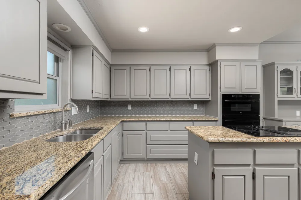15607 GOLDEN CREEK Dallas, TX 75248