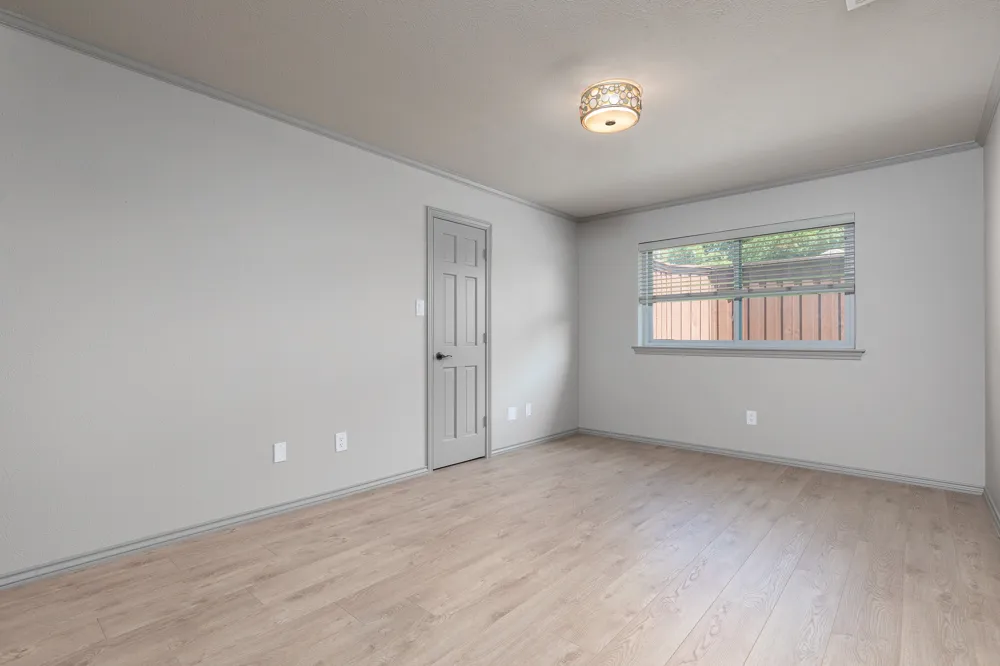 15607 GOLDEN CREEK Dallas, TX 75248