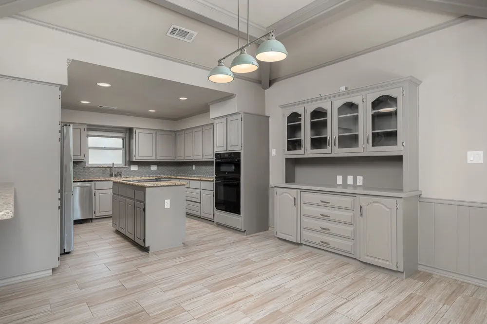 15607 GOLDEN CREEK Dallas, TX 75248