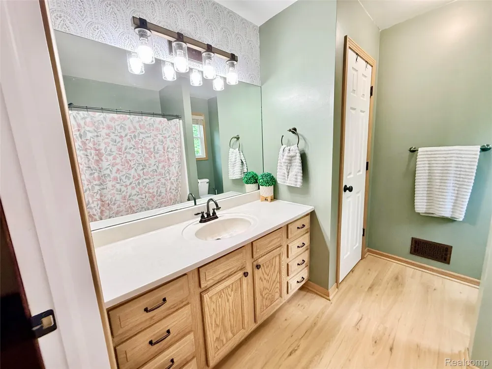 7700 Kitchen Road Wales Township, MI 48027