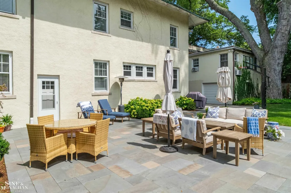 304 University Place Grosse Pointe City, MI 48230