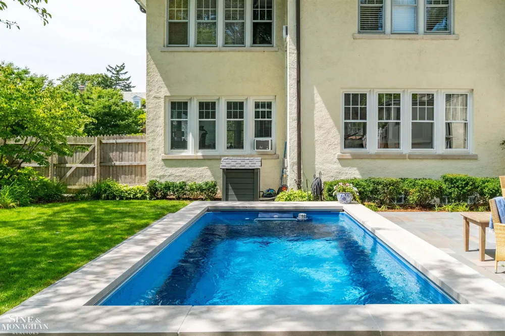 304 University Place Grosse Pointe City, MI 48230