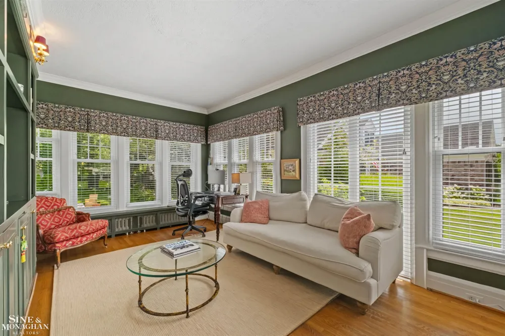 304 University Place Grosse Pointe City, MI 48230