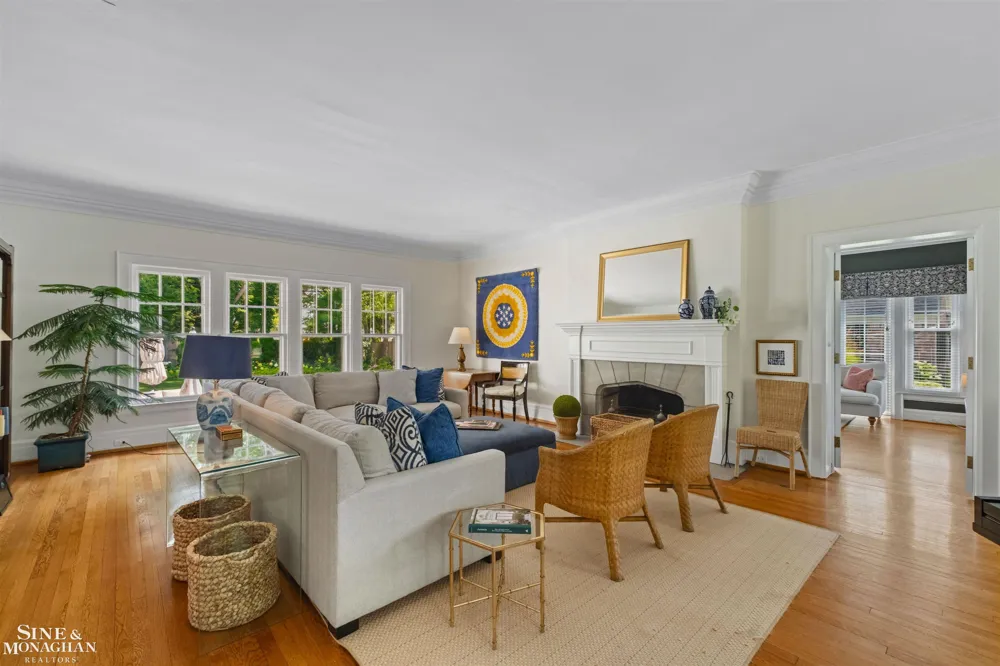 304 University Place Grosse Pointe City, MI 48230