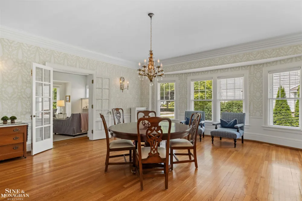 304 University Place Grosse Pointe City, MI 48230