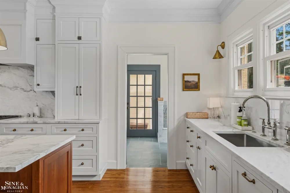 304 University Place Grosse Pointe City, MI 48230