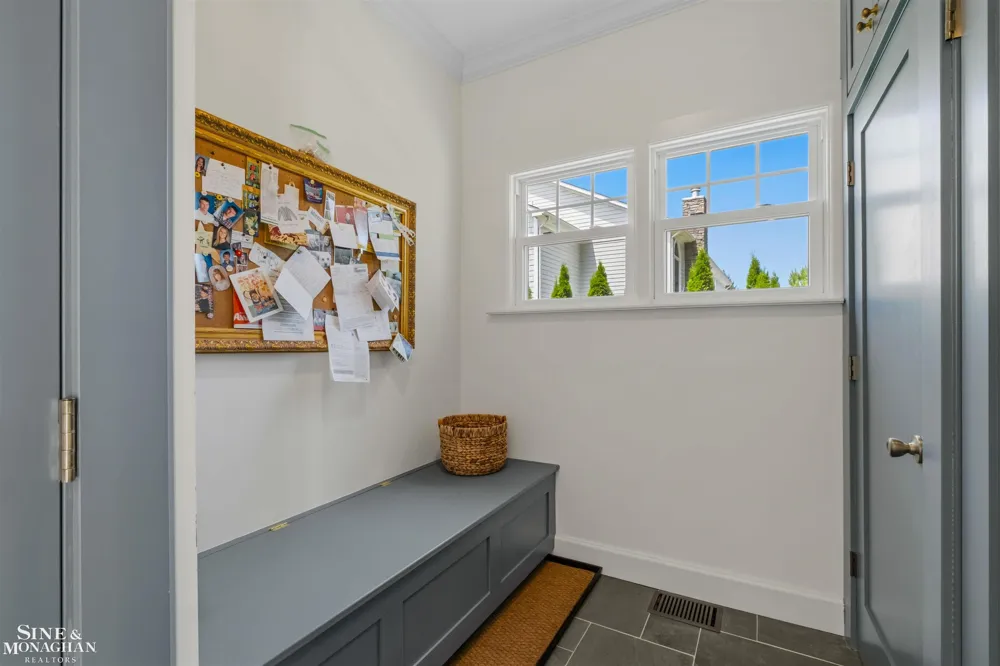 304 University Place Grosse Pointe City, MI 48230