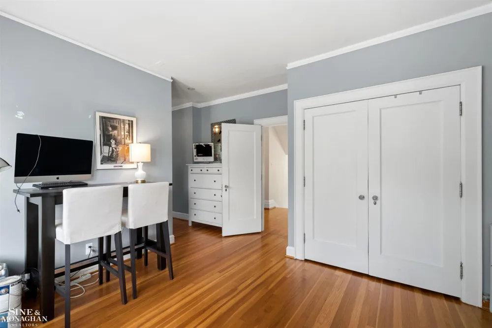 304 University Place Grosse Pointe City, MI 48230