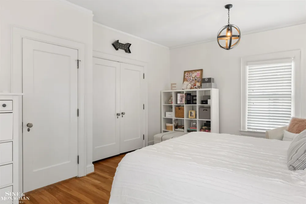 304 University Place Grosse Pointe City, MI 48230