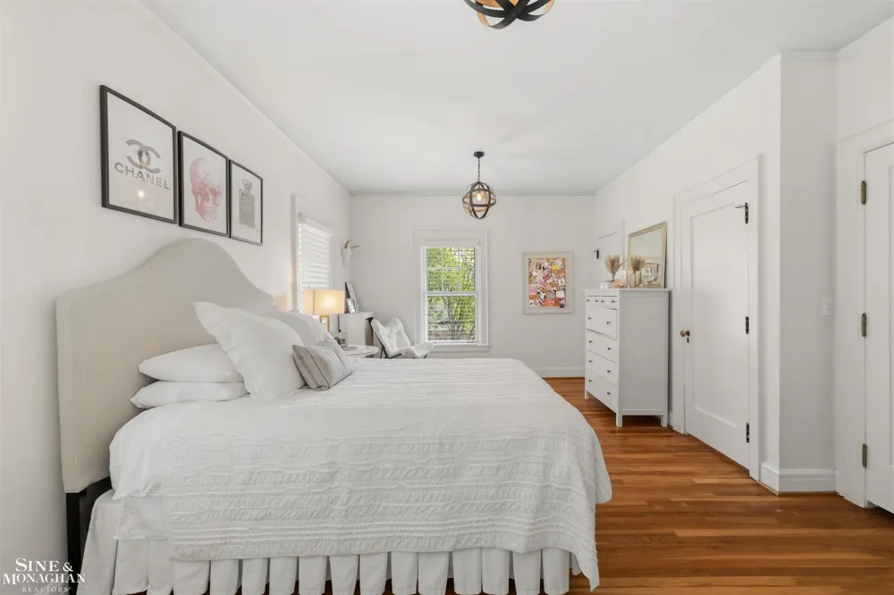 304 University Place Grosse Pointe City, MI 48230
