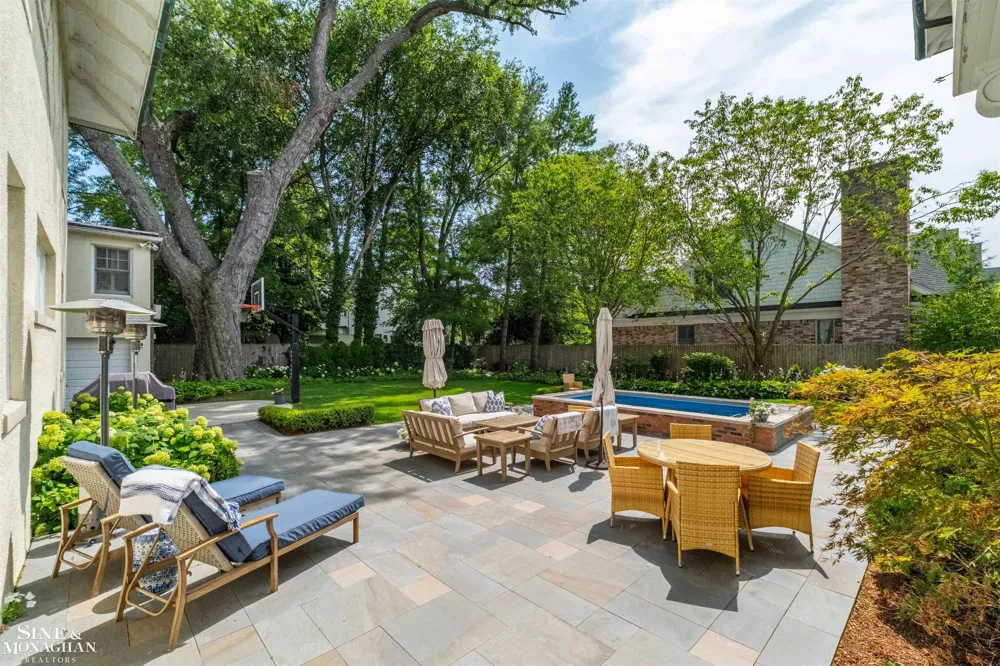 304 University Place Grosse Pointe City, MI 48230