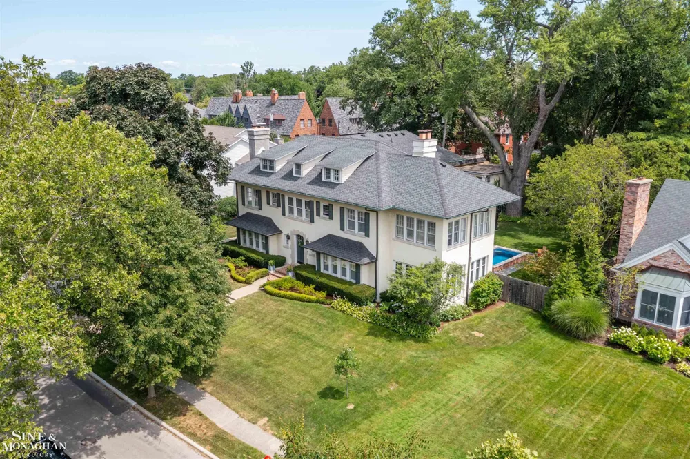 304 University Place Grosse Pointe City, MI 48230