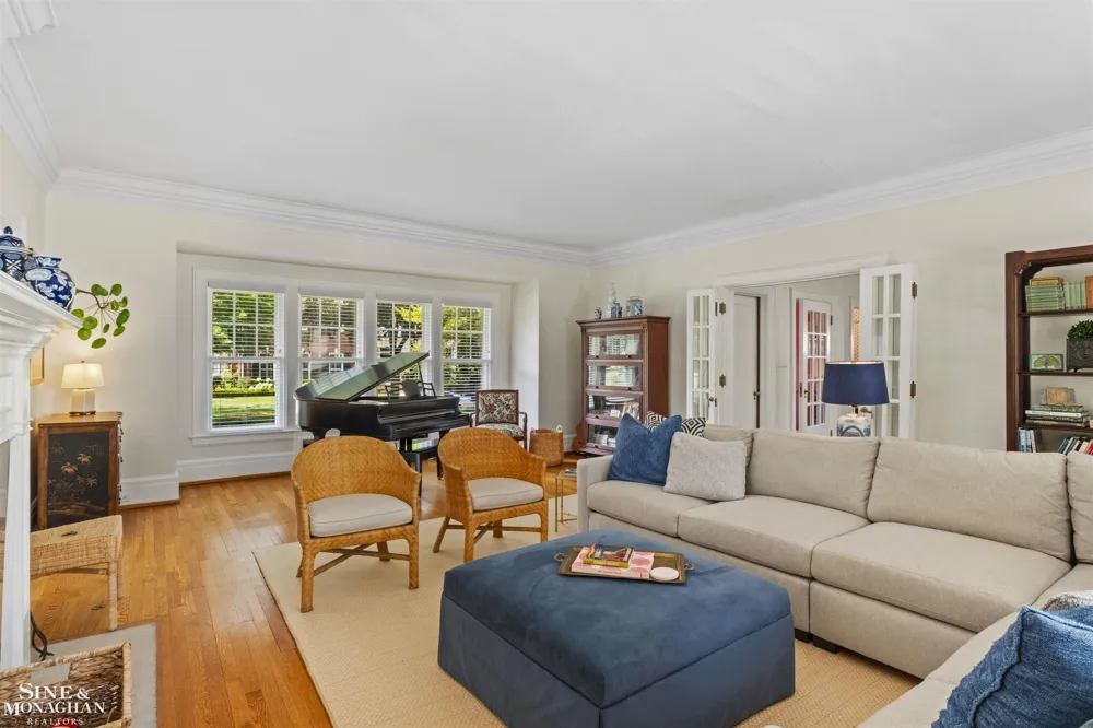 304 University Place Grosse Pointe City, MI 48230