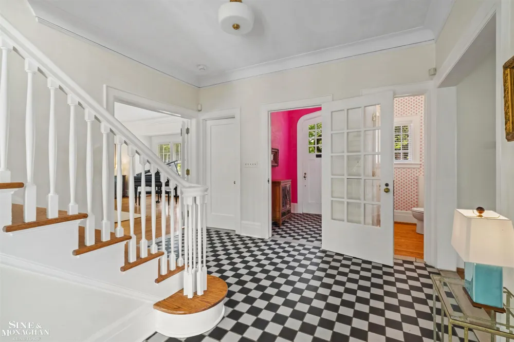304 University Place Grosse Pointe City, MI 48230