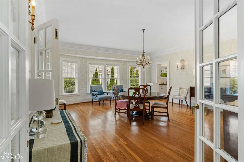 304 University Place Grosse Pointe City, MI 48230