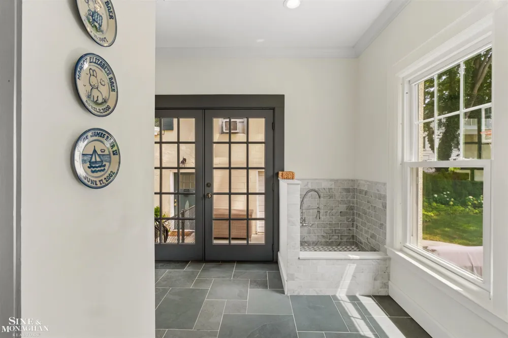 304 University Place Grosse Pointe City, MI 48230