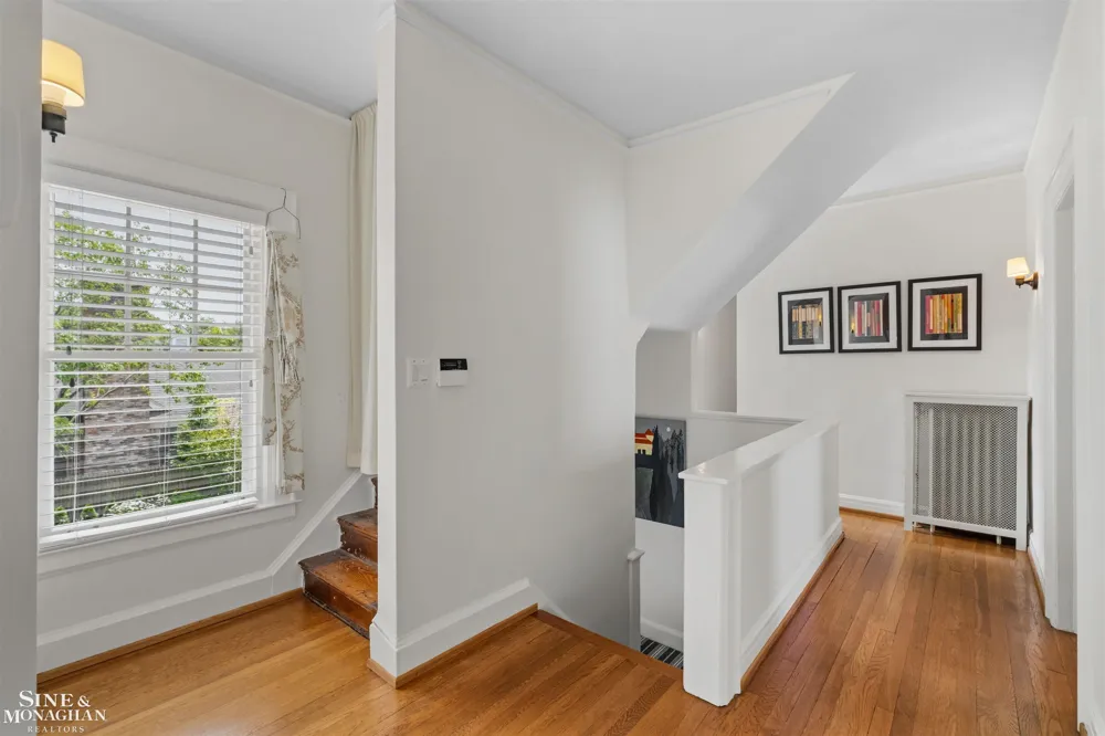 304 University Place Grosse Pointe City, MI 48230