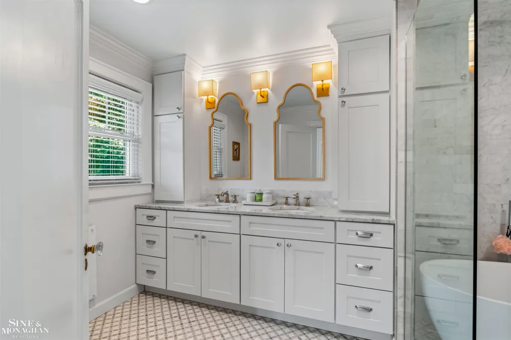 304 University Place Grosse Pointe City, MI 48230