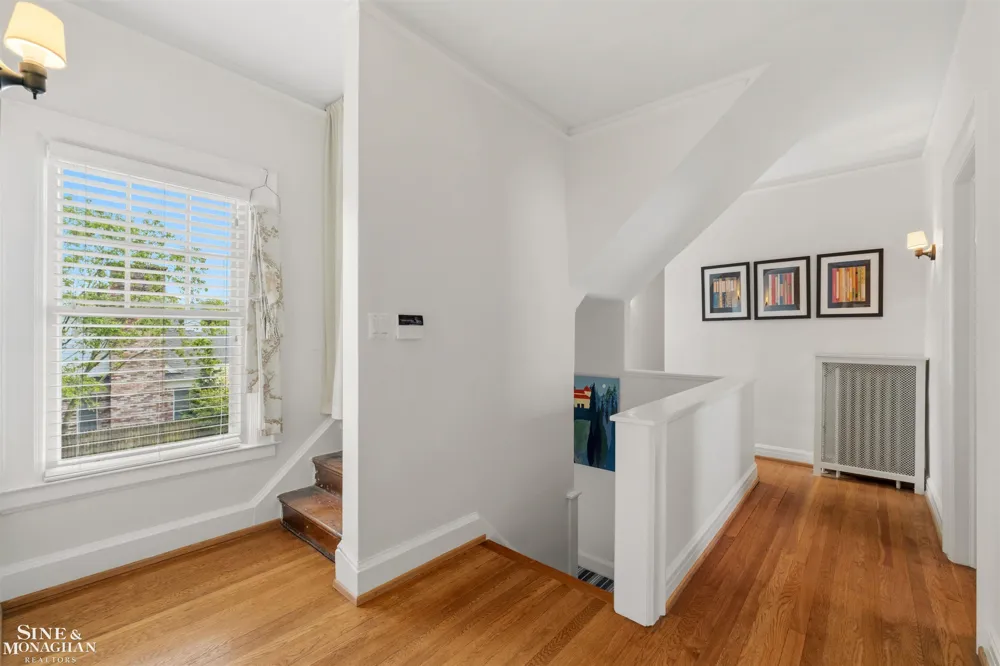 304 University Place Grosse Pointe City, MI 48230