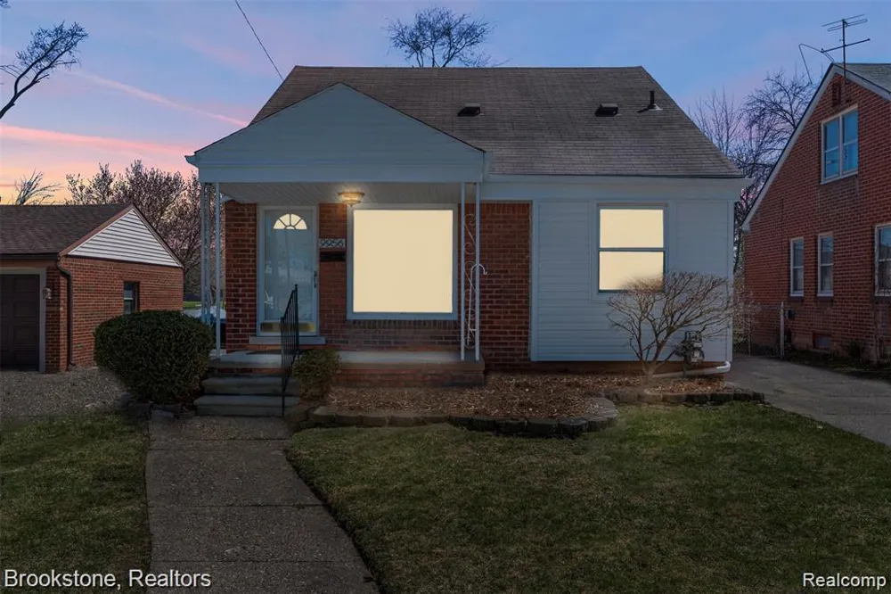 9956 Arnold Street Redford Charter Township, MI 48239