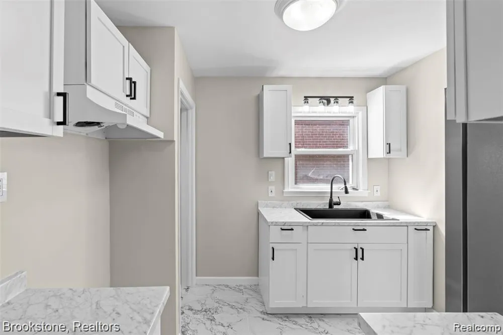 9956 Arnold Street Redford Charter Township, MI 48239