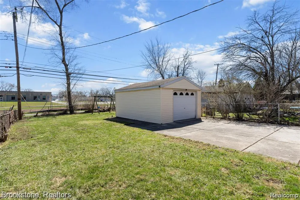 9956 Arnold Street Redford Charter Township, MI 48239