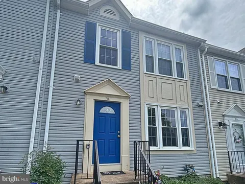 715 ACORN COURT